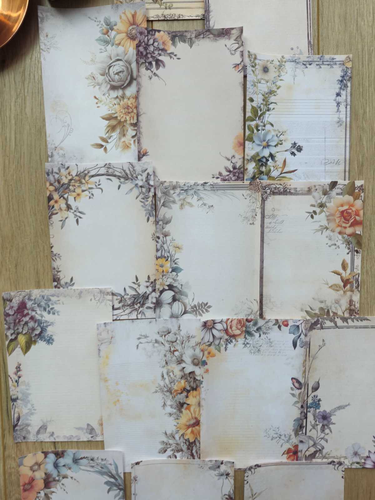 15 Adet Vintage Eskitme Kenar Çiçek Temalı Scrapbook Kağıt Seti Bullet Journal Dekupaj Kağıdı