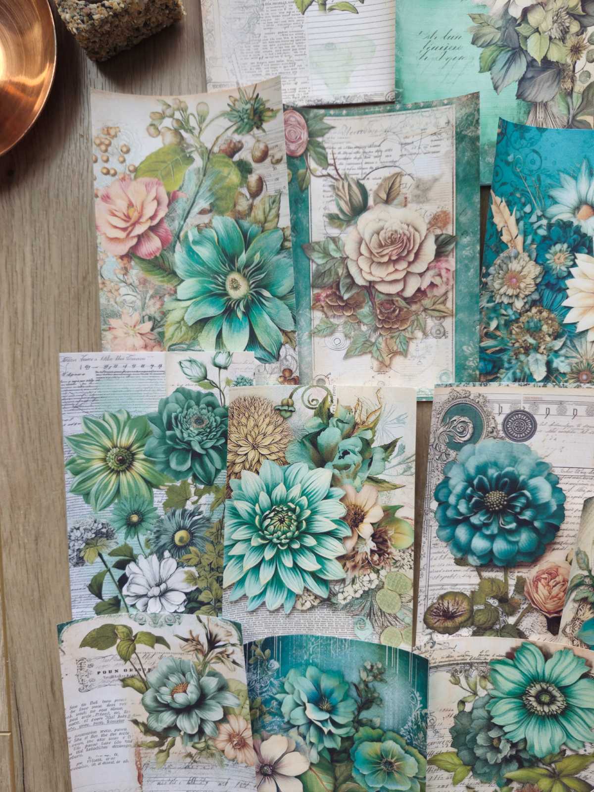 15 Adet Vintage Eskitme Yeşil Gül Çiçek Temalı Scrapbook Kağıt Seti Bullet Journal Dekupaj Kağıdı