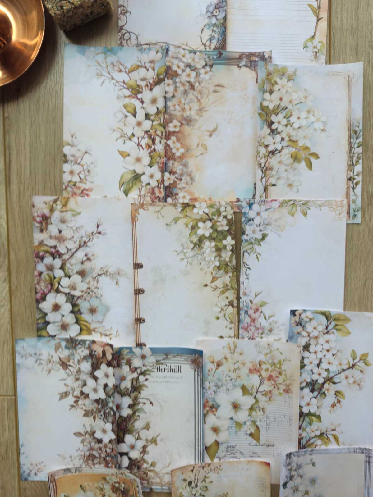 15 Adet Vintage Eskitme Kenar Çiçek Temalı Scrapbook Kağıt Seti Bullet Journal Dekupaj Kağıdı