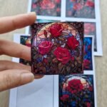 8 Adet Vitray Kırmızı Gül Sticker Seti Bullet Journal Laptop Termos Renkli Cam Kare Sticker