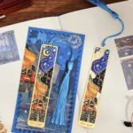 Kafe Terasta Gece Van Gogh Püsküllü Altın Renk Metal Kitap Ayracı Hediyelik Sanatsal